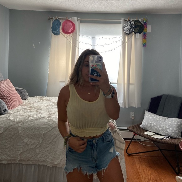 ✰ ✰ RIBBED YELLOW CROP TOP ✰ ✰ - Picture 2 of 2